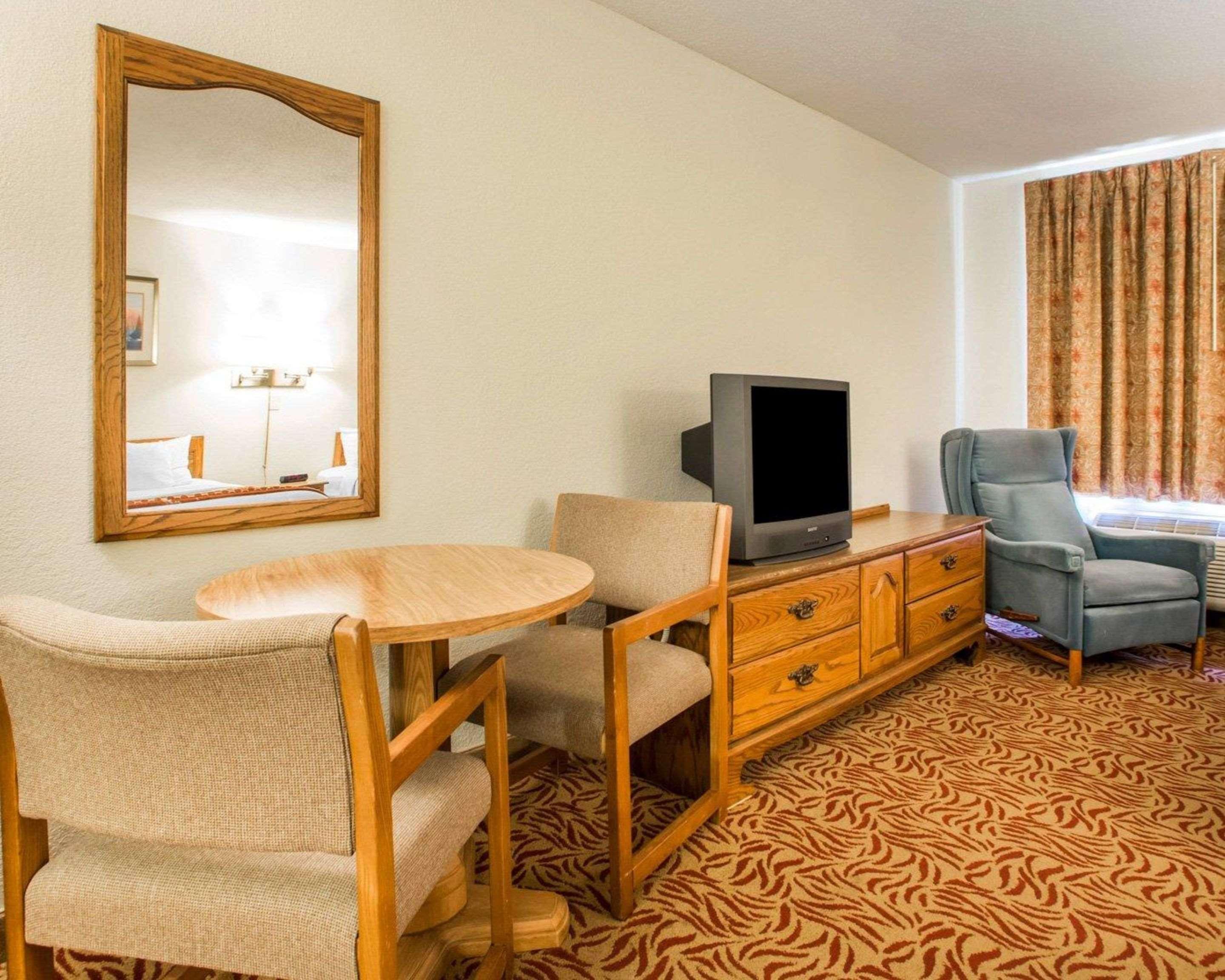 Econo Lodge Inn & Suites Stevens Point Luaran gambar