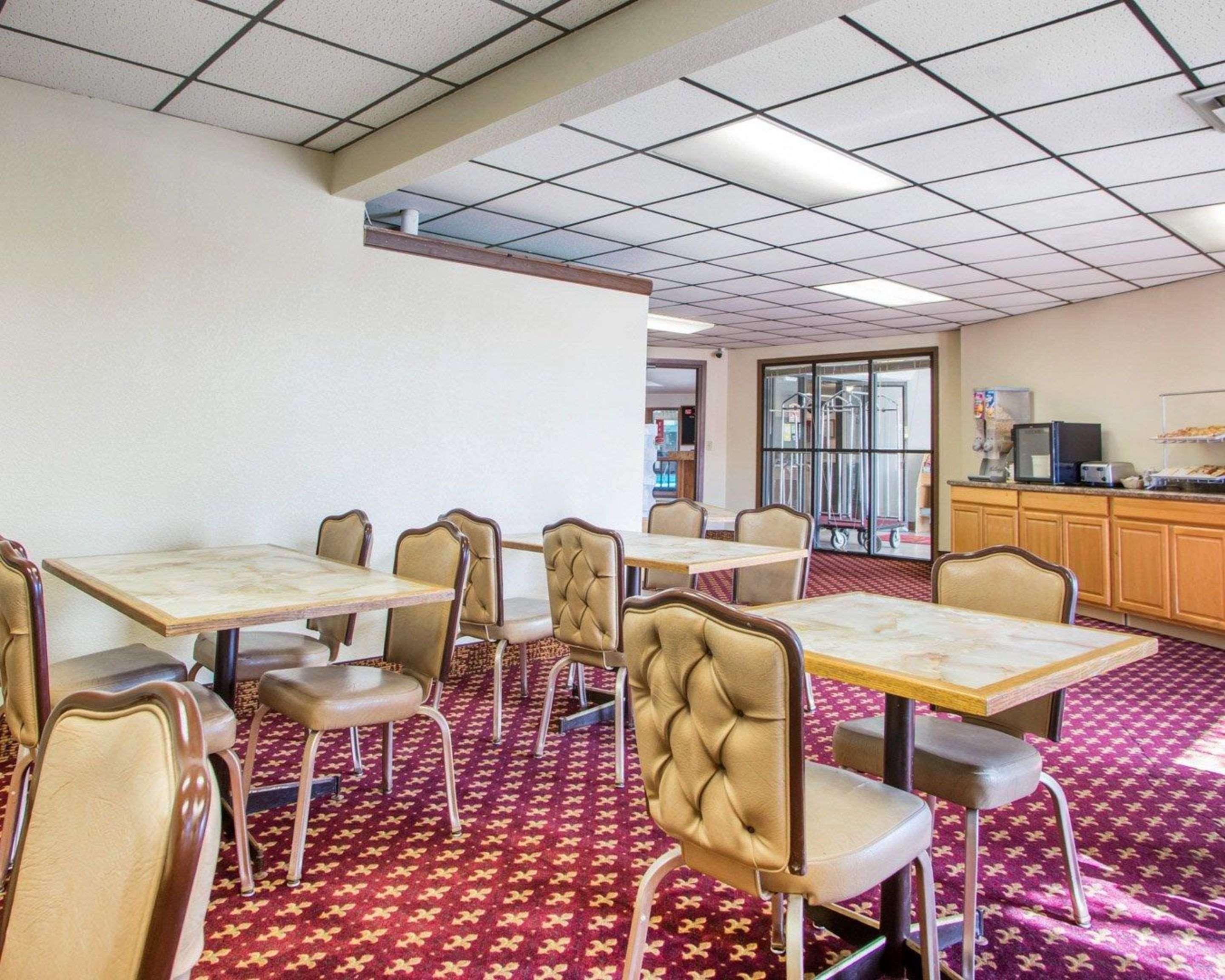 University Inn & Suites Stevens Point Luaran gambar