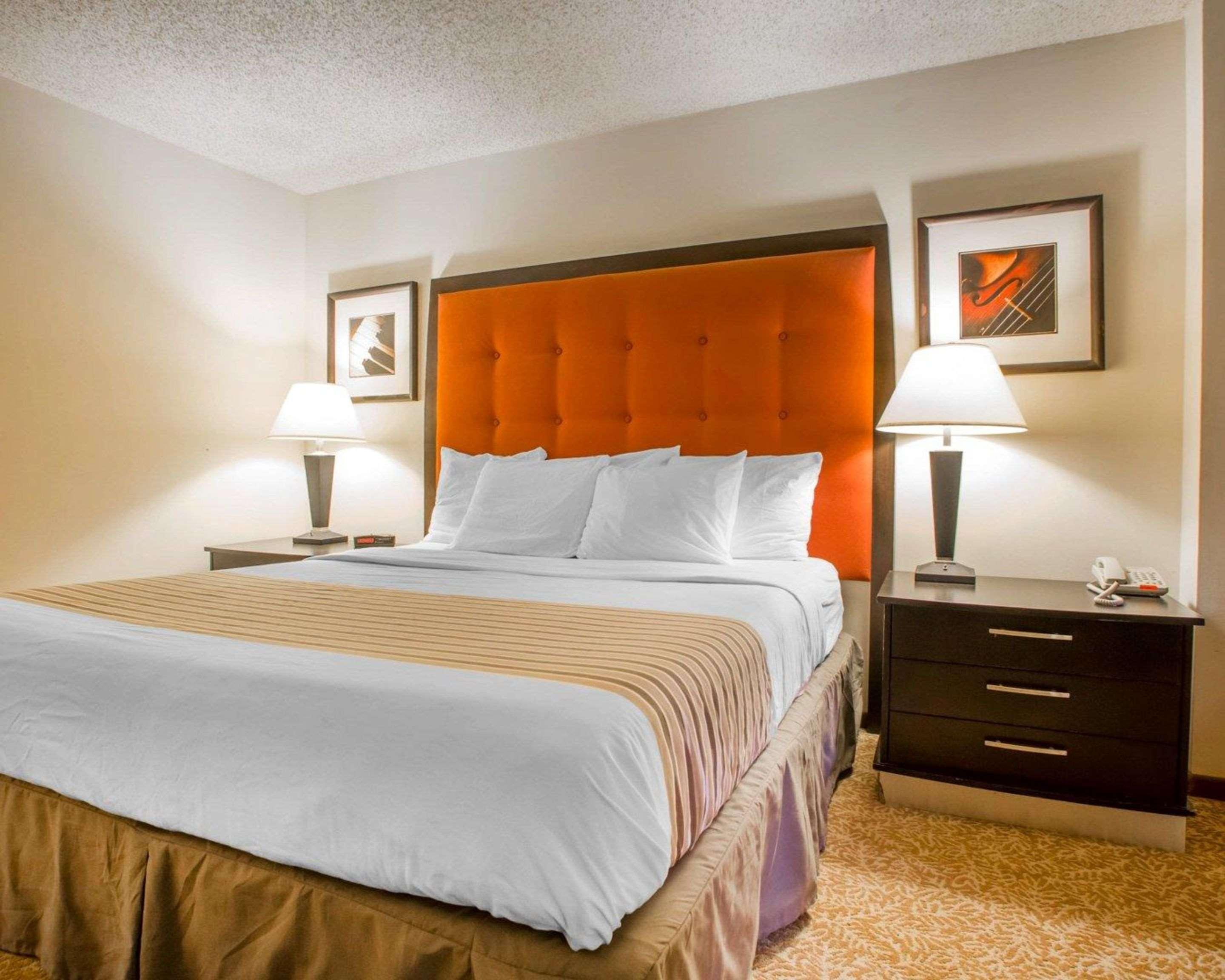 University Inn & Suites Stevens Point Luaran gambar