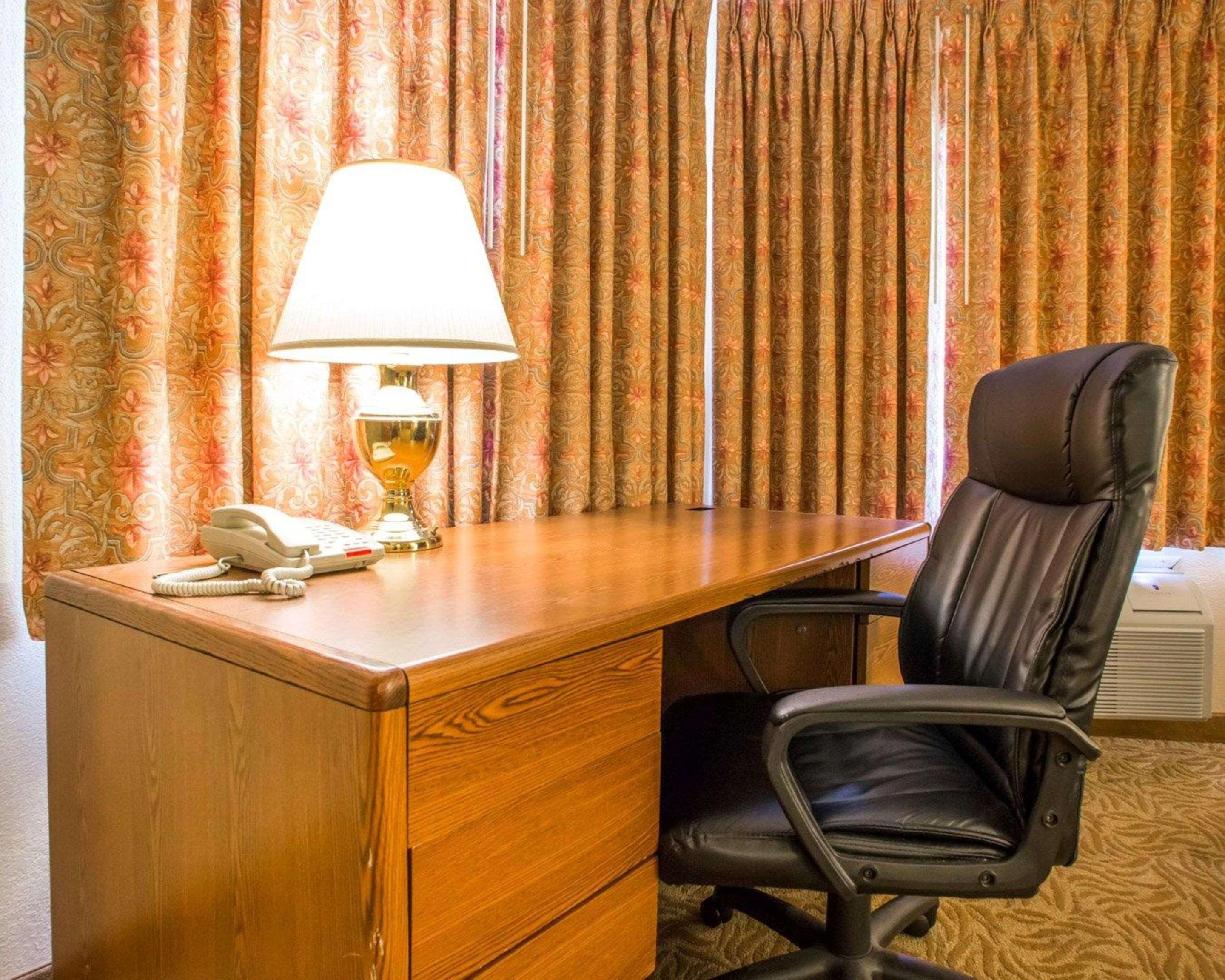 University Inn & Suites Stevens Point Luaran gambar