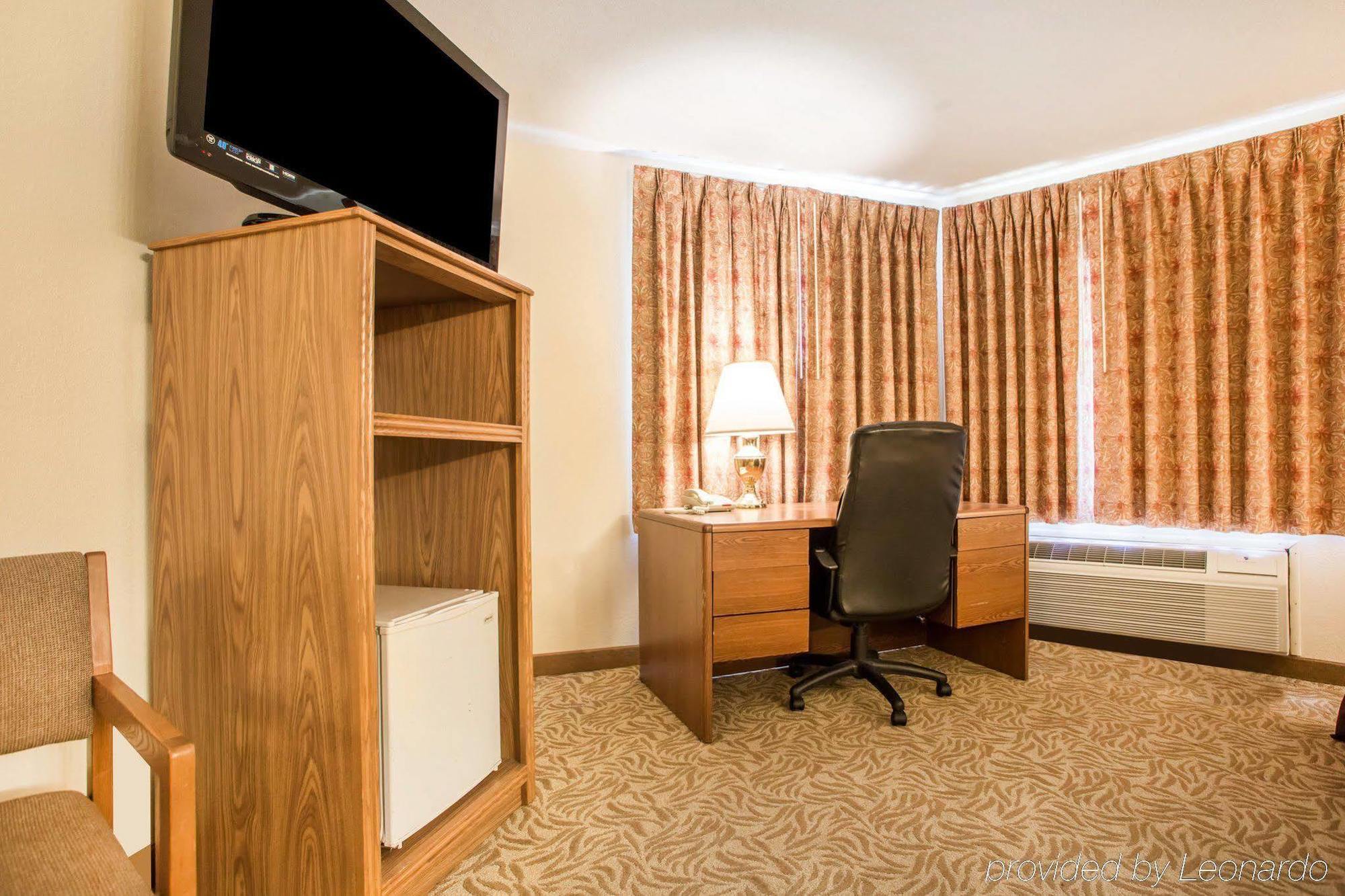 University Inn & Suites Stevens Point Luaran gambar