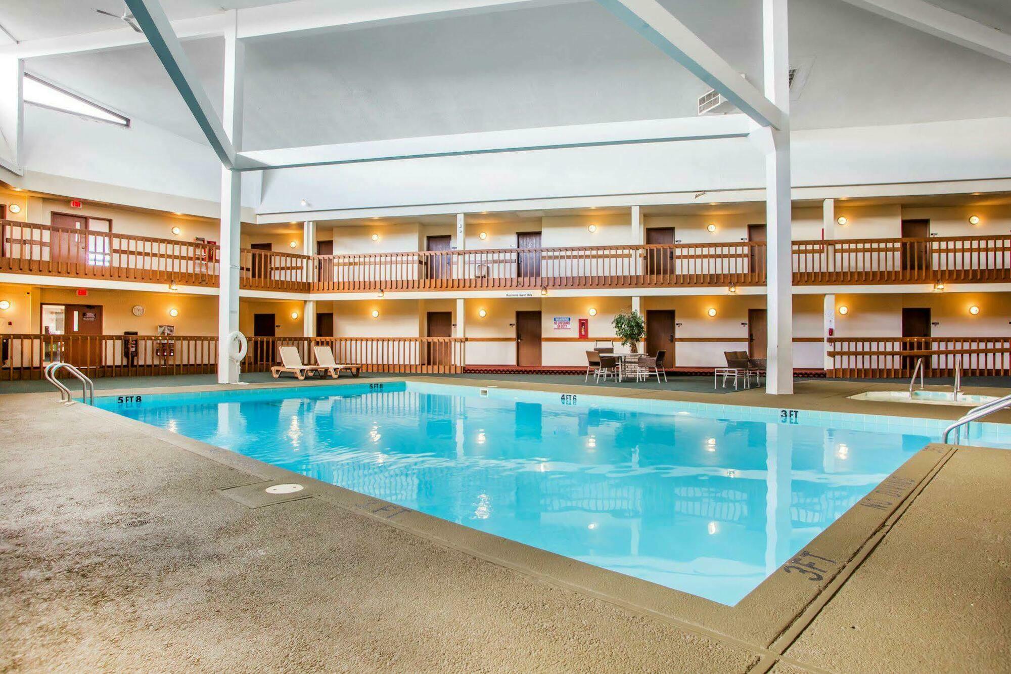 University Inn & Suites Stevens Point Luaran gambar