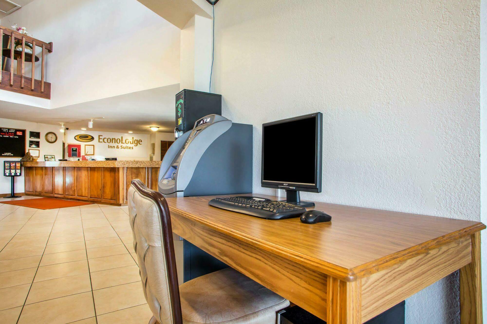 University Inn & Suites Stevens Point Luaran gambar
